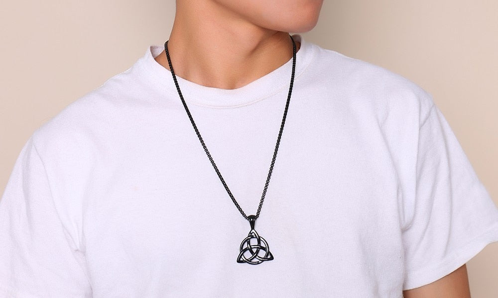 Männer Von Männern Schwarzer Keltischer Triquetra Knoten Anhänger Halskette