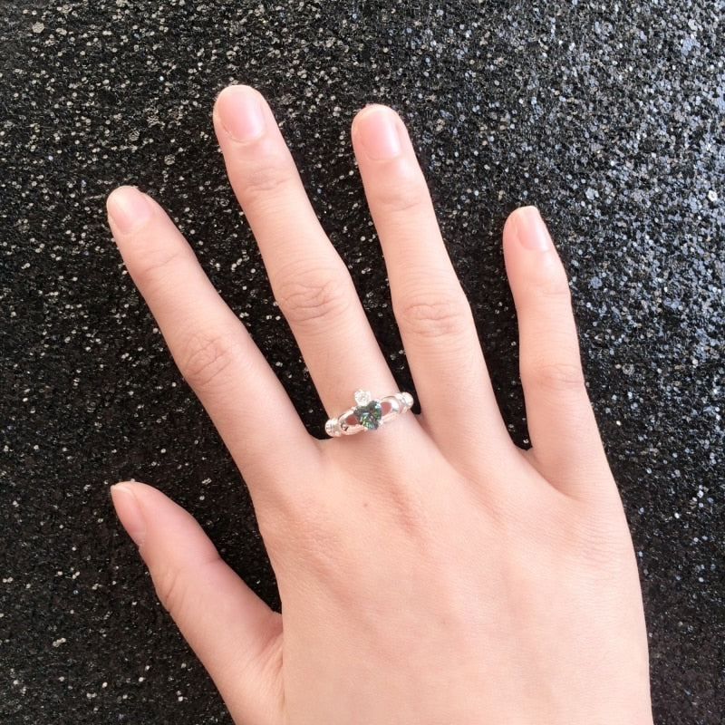 Versilberte Regenbogenkubikzirkonia  Ring