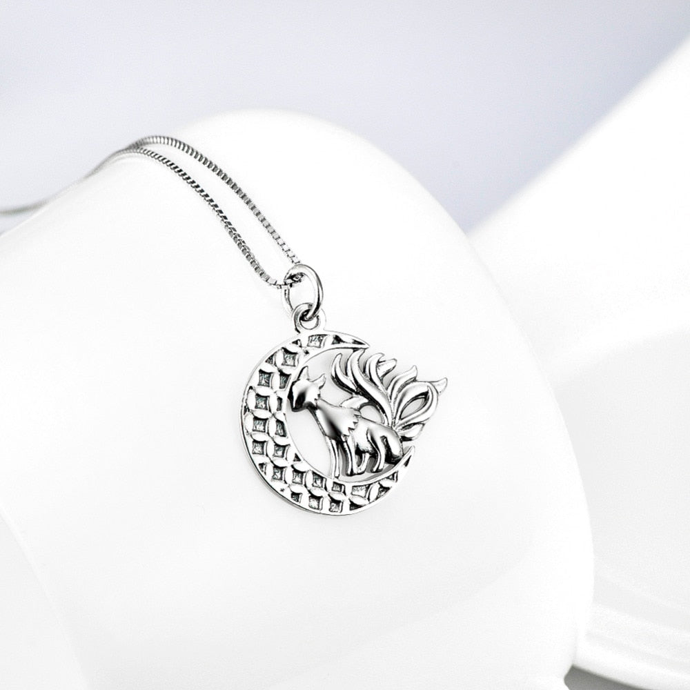 925 Sterling Silber Neun Tailed Phoenix Fox Crescent Mond Anhänger Halskette
