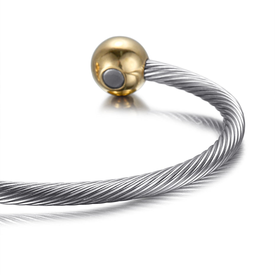 Einstellbarer Charme Kupferarmarm Mit Goldenen Knöpfen