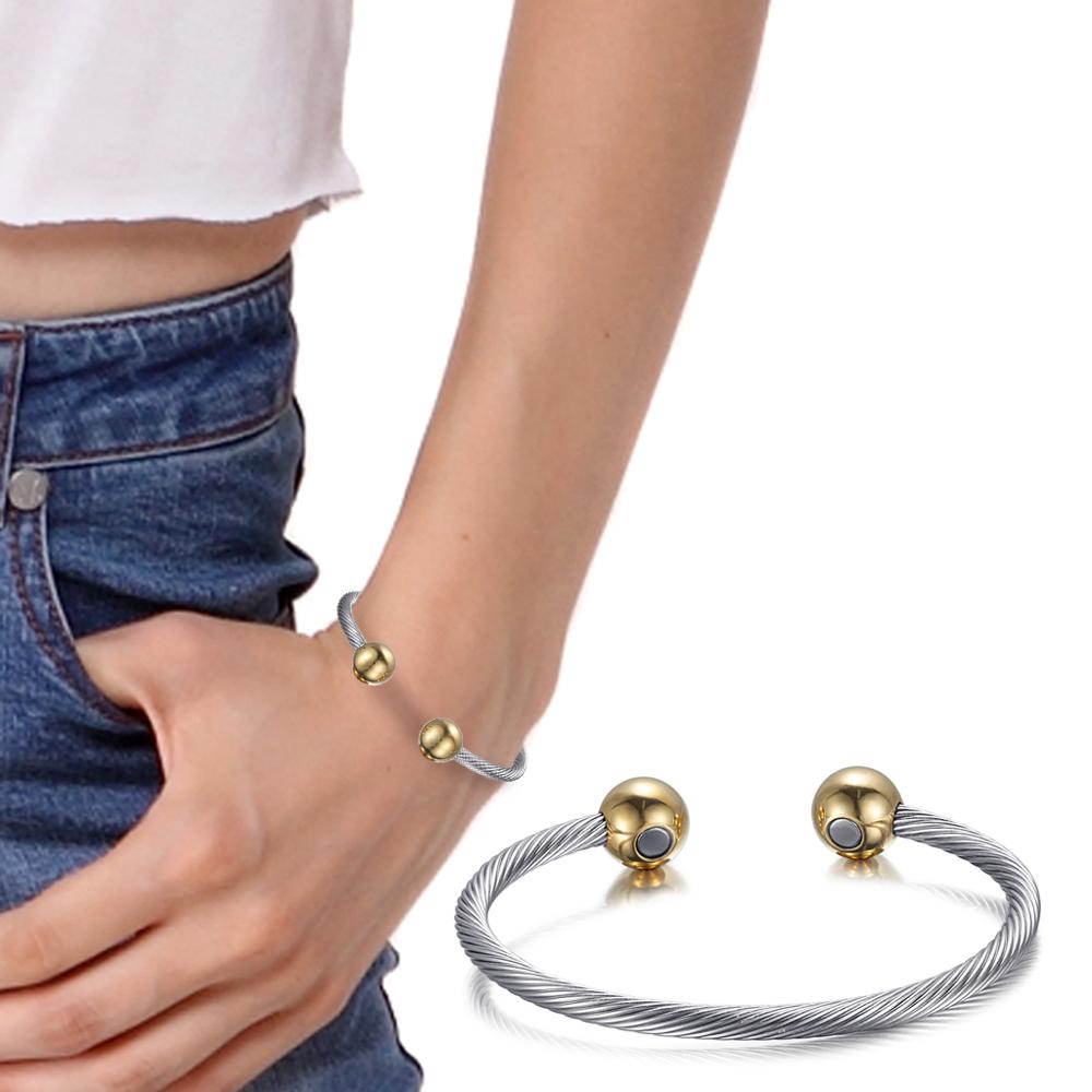 Einstellbarer Charme Kupferarmarm Mit Goldenen Knöpfen