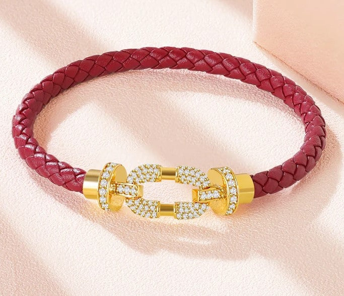 Rundes, mit Kristallen geflochtenes Lederarmband