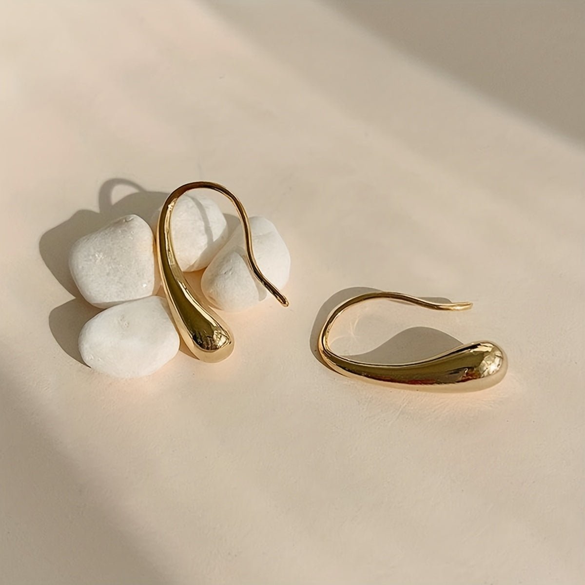 Rowena Golden Gloss Hakenohrringe