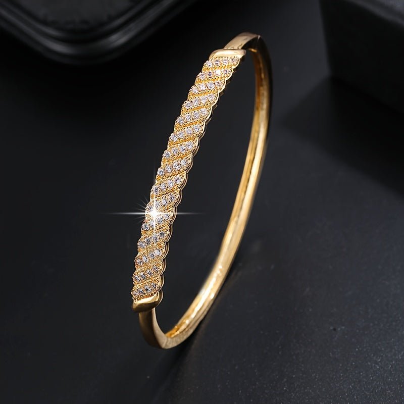 Glanz Auf Mir Gemustertem Armreifen