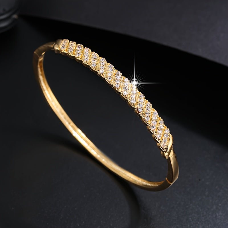 Glanz Auf Mir Gemustertem Armreifen