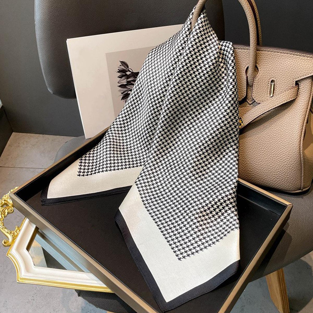 Sophie Houndstooth Imitation Silk Bandana Schalel