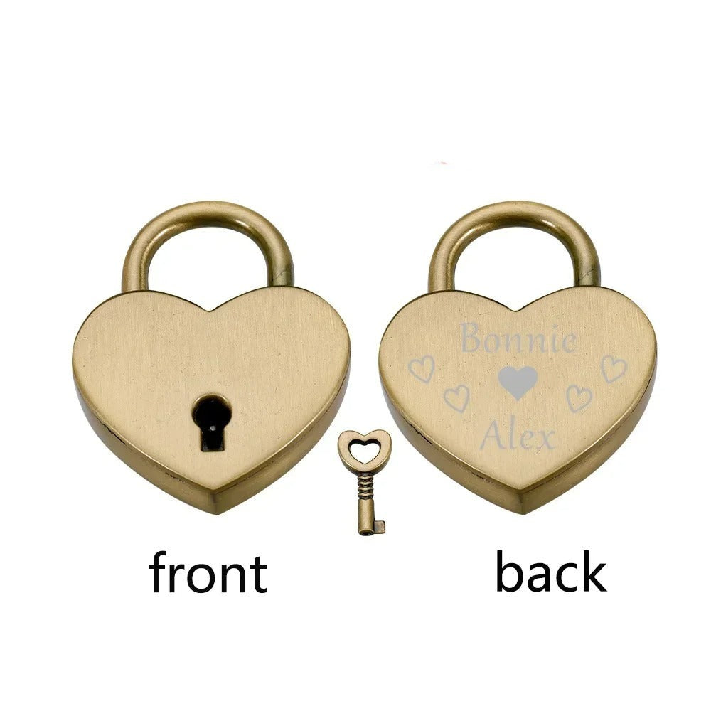 Liebesschloss mit Gravur