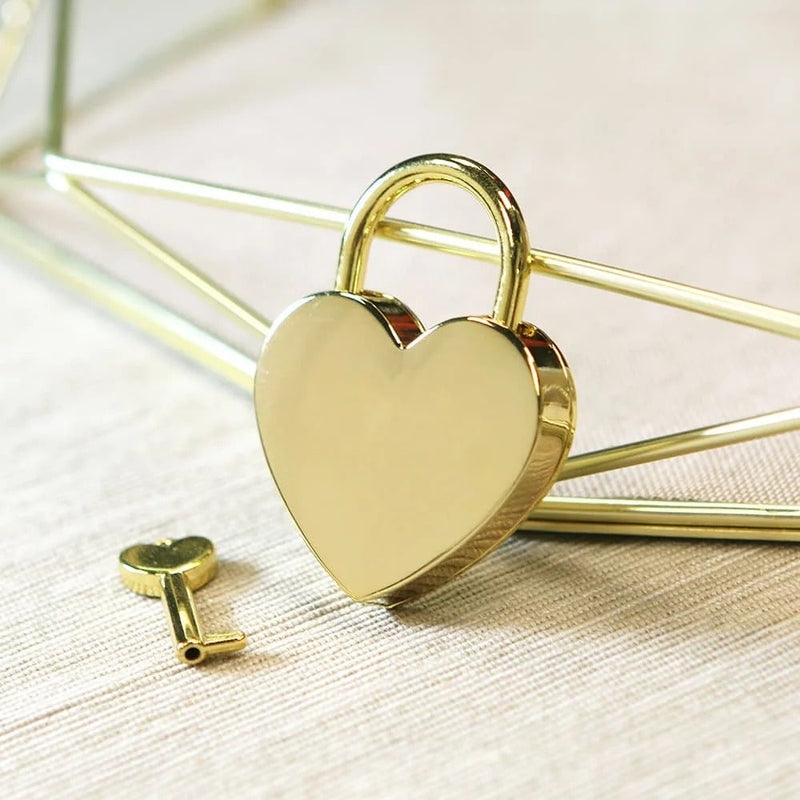 Liebesschloss mit Gravur